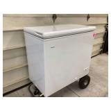 HOTPOINT CHEST FREEZER - APPLIANCES