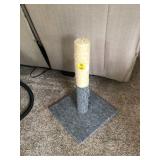 PET SCRATCHING POST
