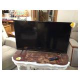 TCL 32” ROKU TV W REMOTE(WORKS)