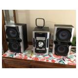 Sony 3-disc AM FM CD player with speakers in working condition
