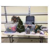 ORNAMENTS   HOLIDAY DECOR