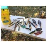 ASSORTED GARDEN TOOLS - LAWN & GARDEN