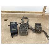3 TRAIL CAMS