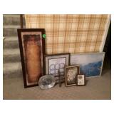 RELIGIOUS PICTURES AND DECOR