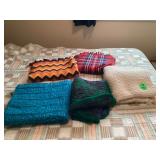 5 BLANKETS - HOUSEHOLD MISC