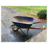 METAL WHEELBARROW - LAWN & GARDEN