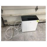 DEHUMIDIFIER(POWERS ON) - APPLIANCES