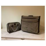 Upgrade your wardrobe with our luxurious Deluxe Suitcase Set