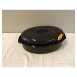 Durable enamel roasting pan