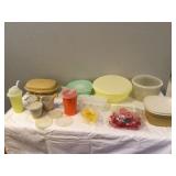 Various sizes of food storage containers