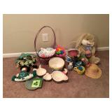 ORNAMENTS   HOLIDAY DECOR