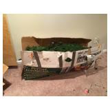 PRE-LIT CHRISTMAS TREE(UNTESTED)