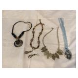 Exquisite glass jewelry pieces