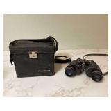 Vintage camera set with accessories