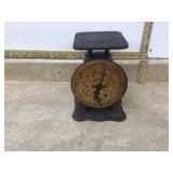 ANTIQUE KITCHEN SCALE - VINTAGE