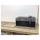 Used Kenmore microwave works broken exhaust cover includes mount