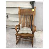 ANTIQUE ROCKING CHAIR