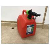 LIKE NEW 5 GALLON GAS CAN - AUTOMOTIVE