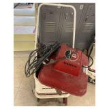 Powerful wet vacuum for commercial hard surfaces