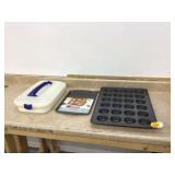 Baking set with pan carrier and cookie sheet Baking set with pan carrier and cookie sheet
