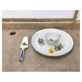 3 MIKASA CHRISTMAS PIECES 3 MIKASA CHRISTMAS PIECES