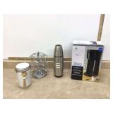 Compact convenient versatile coffee maker Compact convenient versatile coffee maker