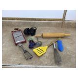 Compact storage for kitchen utensils Compact storage for kitchen utensils