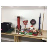 ASSORTED CHRISTMAS DECORATIONS