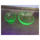 Green glassware with uranium oxide for glow