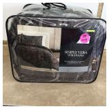 Extra large bedding set with two pillowcases
