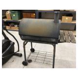 GRILL SMOKER - LAWN & GARDEN