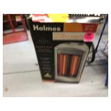 HOLMES QUARTZ TOWER HEATER - APPLIANCES