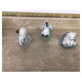 Tiny polar bear figurines