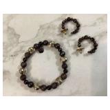 Matching jewelry pieces