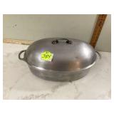 VINTAGE ALUMINUM ROASTER - COLLECTIBLES