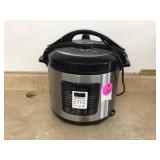 Compact air fryer with convection technology