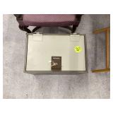 Small safe with keys 19x125x145