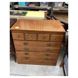 Three drawer dresser 3025 x 1825