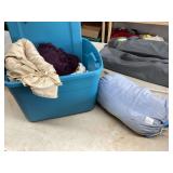 Insulated tote for blankets with car cover
