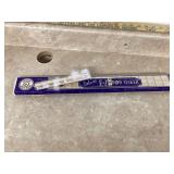 Easy-to-use bow-making tool for elaborate packages