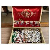 Organized storage for jewelry pieces