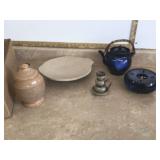 VARIOUS POTTERY PIECES