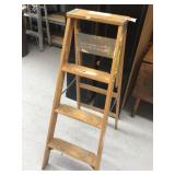 4’ WOODEN STEP LADDER - TOOLS
