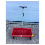 Push spreader for even distribution
