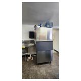 Hoshizaki Ice machine, 500 pound bin