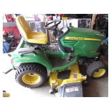 John Deere X748 Lawn Tractor 