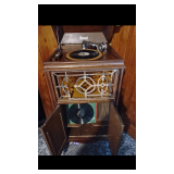 Phonograph 