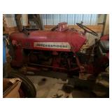 International 300 utility tractor 
