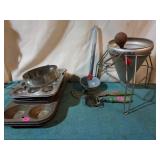 Miscellaneous kitchen items.