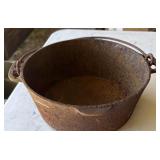 Bean Pot Cast Iron Kettle with Bail